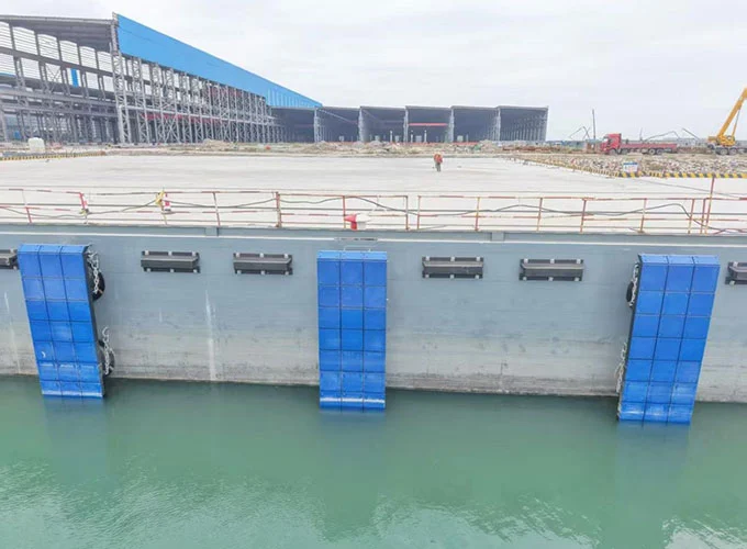 Yüksek Esnekliğe Sahip Katı Kauçuk Usturmaçalar Deniz Yapılarını Nasıl Korur?